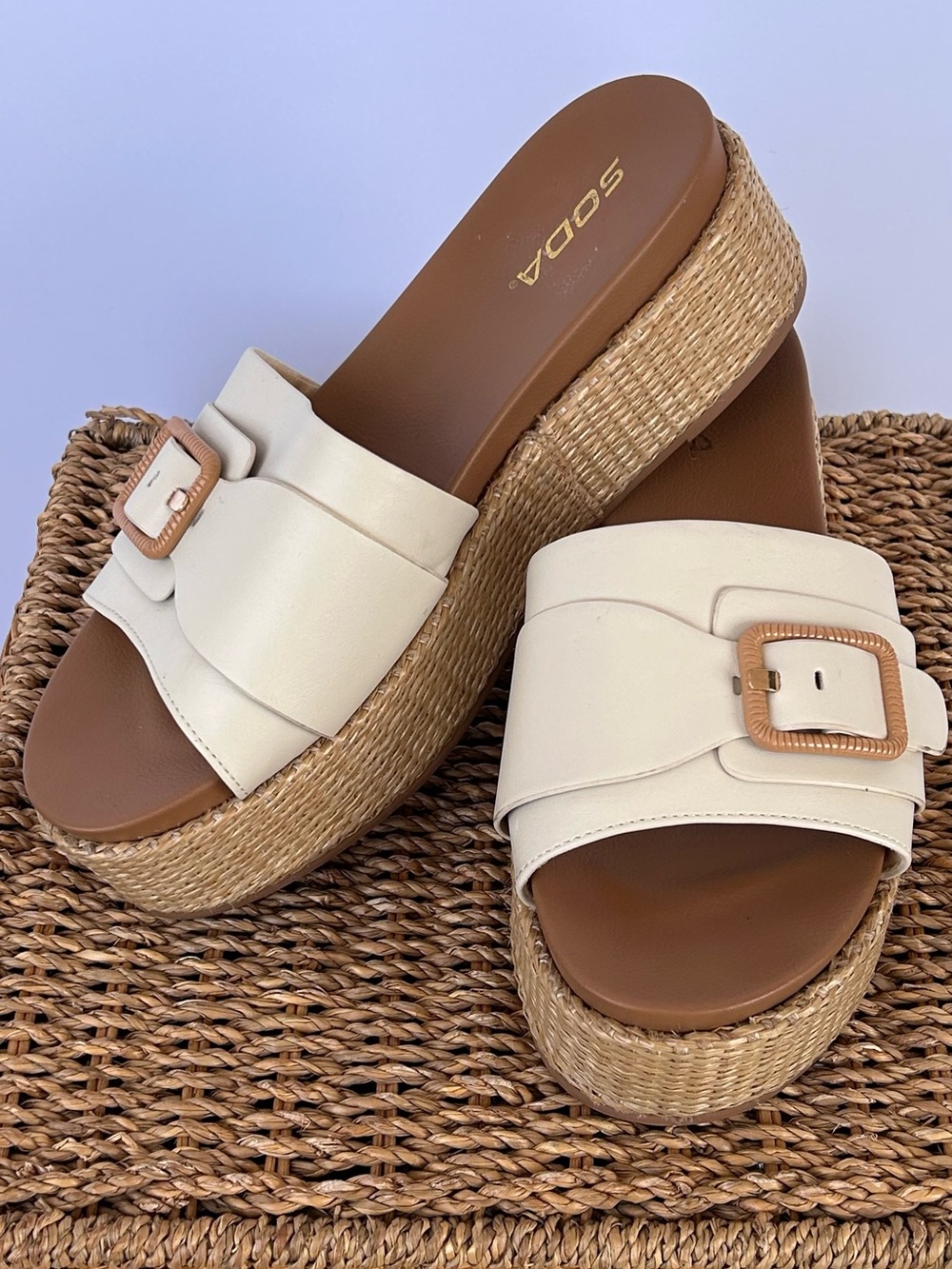Soda Women’s Lulah Platform Mules Single Strap with Buckle Raffia Platform 10